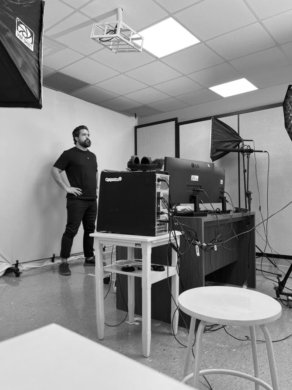 Bastidores de produção de conteúdo com Israel Simões